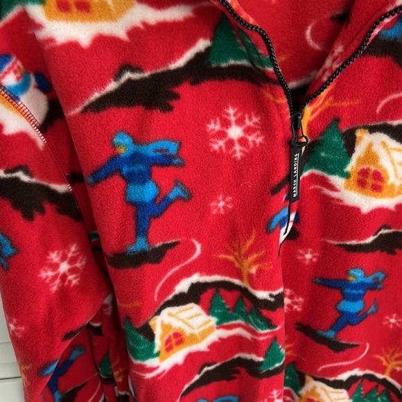 Red Winter Scenes Fleece - Picture 3 of 7